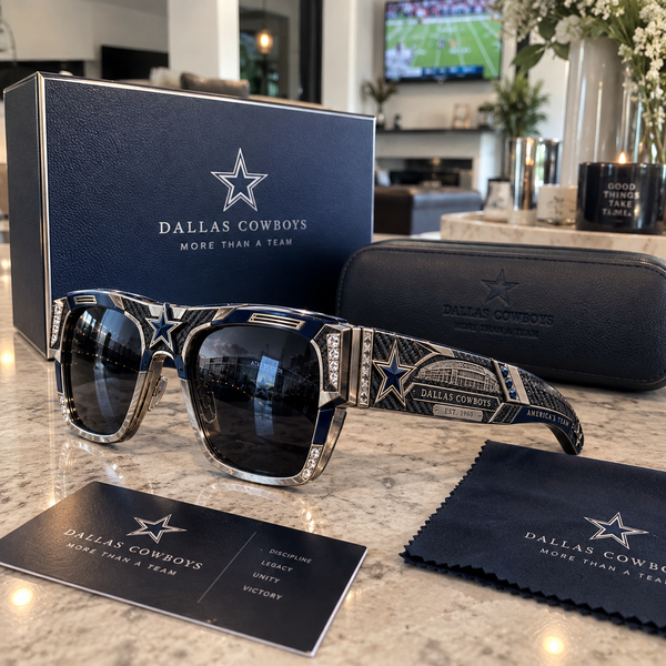 DAL 1960 - A Star-Marked Study in Navy, Gold and Quiet Exclusivity - main